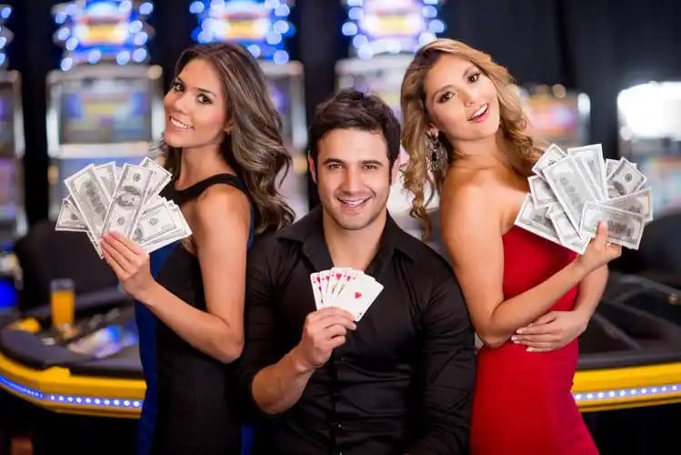 888live VIP ကစားသမား Sportsbook Cashback Bonus ရရှိပြီး ဘောလုံးပွဲကြည့်ရှုနေသောမြင်ကွင်း